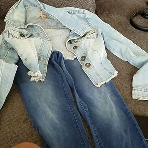 Jacket and pants set